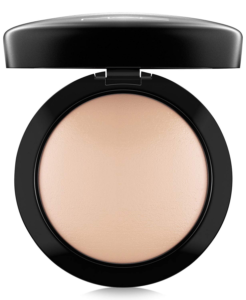 Best natural looking powder foundatio: MAC Cosmetics Mineralize Skinfinish Natural Face Powder