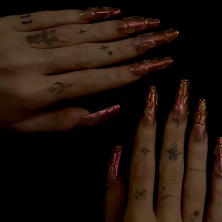 Megan Fox's 3D Chrome Manicure nails