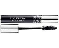 Experience the promise of fullness, length, and volume with Dior Diorshow Waterproof Mascara—an extraordinary beauty essential that not only enhances the allure of your lashes but also diligently protects and strengthens them with its exclusive formula.