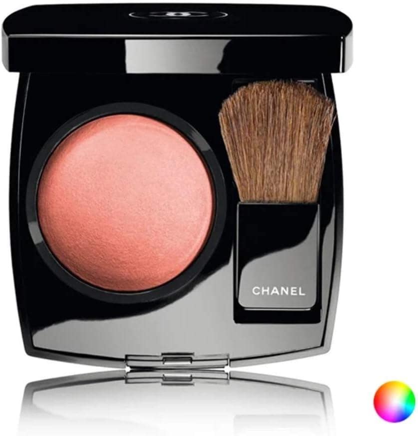 Powder Blush game with Chanel's Joues Contraste-a travel-ready, elegant option boasting natural-looking shades, complete with a brush and a touch of minimal floral scent, setting it apart as a luxurious choice for on-the-go touch-ups.