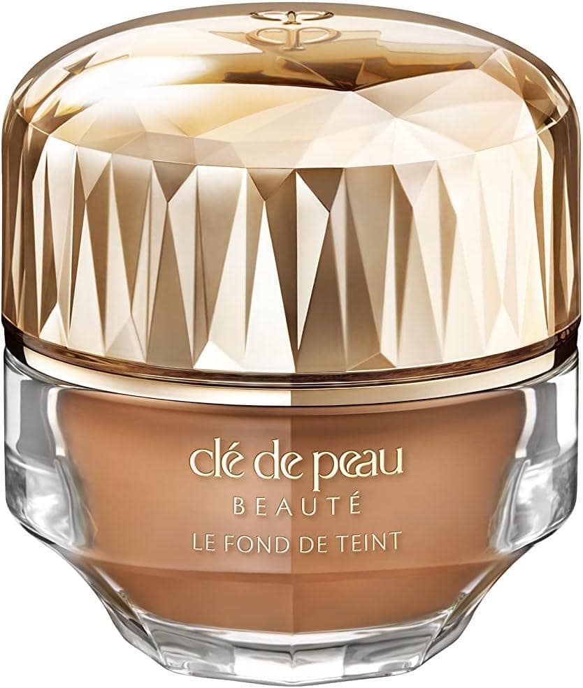 Adoring Clé de Peau's  foundation-a luxurious makeup fusion with creamy, skin-plumping extracts and antioxidants. The radiant finish and minimal product usage justify the investment in this high-end makeup.