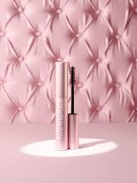 Too Faced Better Than Sex Mascara delivers standout definition, a natural curl, and intense color with minimal flaking, proving its resilience in hot and humid conditions-a top choice for a natural curl mascara.