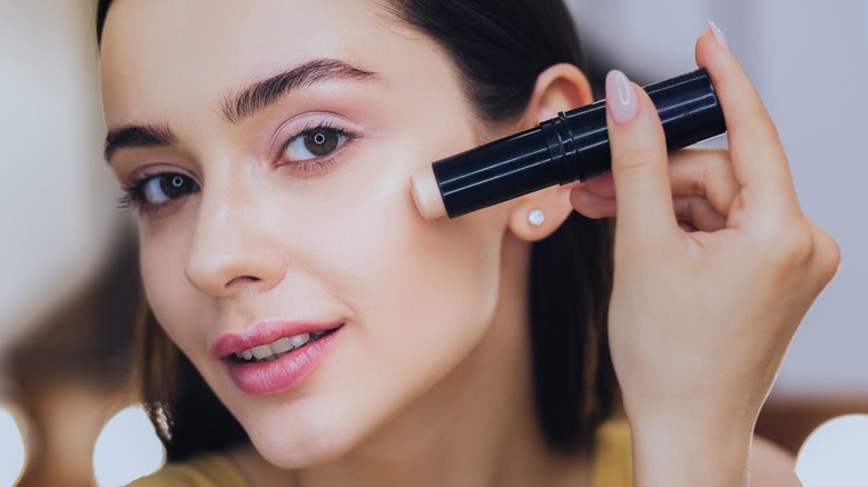 Having witnessed remarkable results with the Hourglass Vanish Airbrush Concealer, I acknowledge its transformative impact on my dark circles, solidifying its role in my trusted makeup routine.