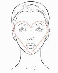 With heart-shaped faces, contouring is an art of balance, harmonizing a broad forehead, prominent cheekbones, and a narrow chin for a perfectly proportioned and flattering appearance.